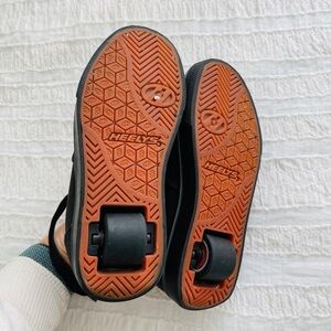 Heelys Youth Wheeled Shoe unisex